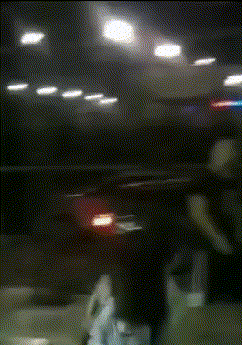 谁敢相信这是一位女生,很多男生都做不到的动作?