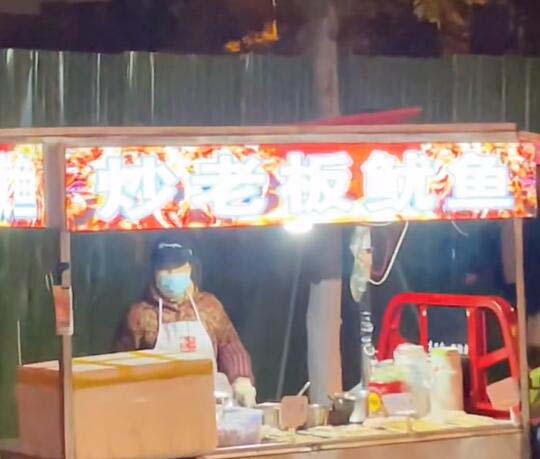 失业的员工，成为创业后的老板，专门接受失业员工的生意