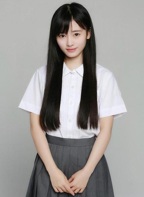第一美女鞠婧祎私房发型照 空气感齐刘海美