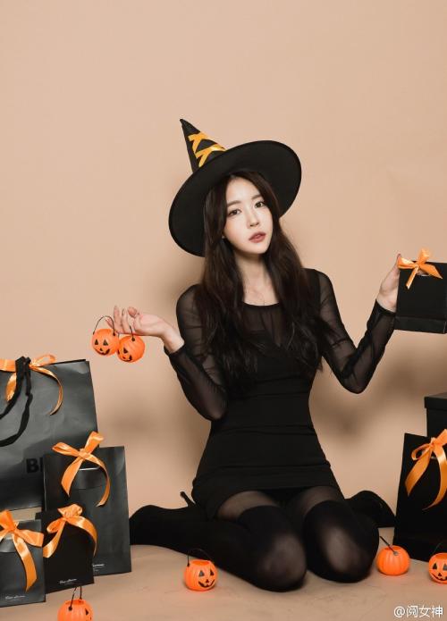 黑丝袜美女万圣节写真